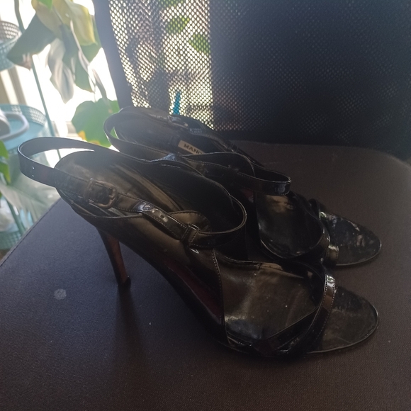 Manolo Blahnik black patent leather strappy slingback heels 40.5. - Picture 3 of 5